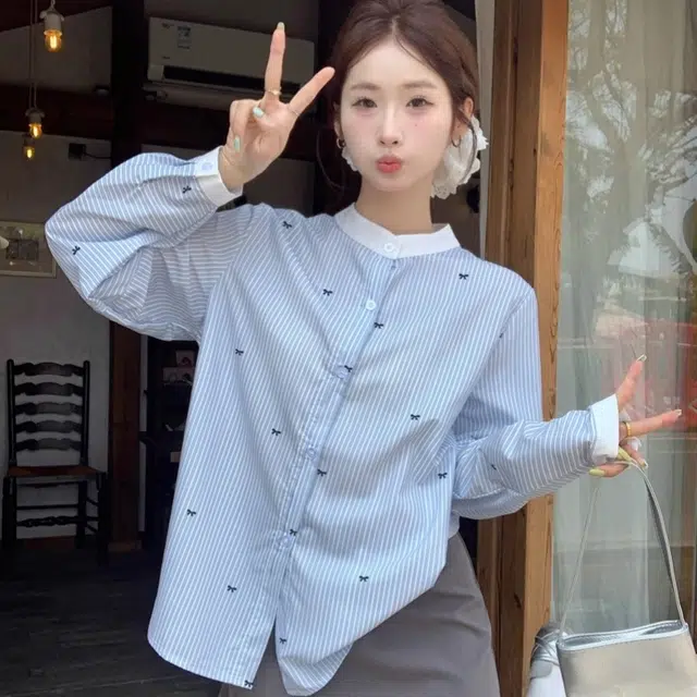 柏黛妃 日系宽松圆领长袖百搭蝴蝶结印花上衣衬衫 女款