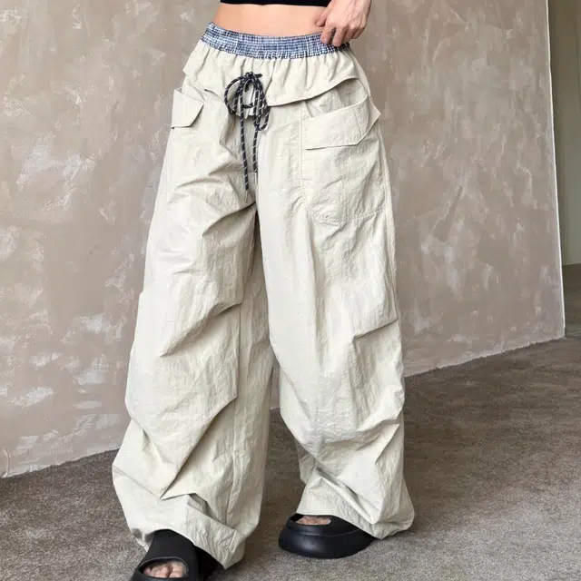 柏黛妃 美式多巴胺阔腿褶皱设计感休闲裤 女款