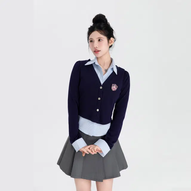 九条喵 假两件带徽章收腰衬衫半身百褶裙制服 女款