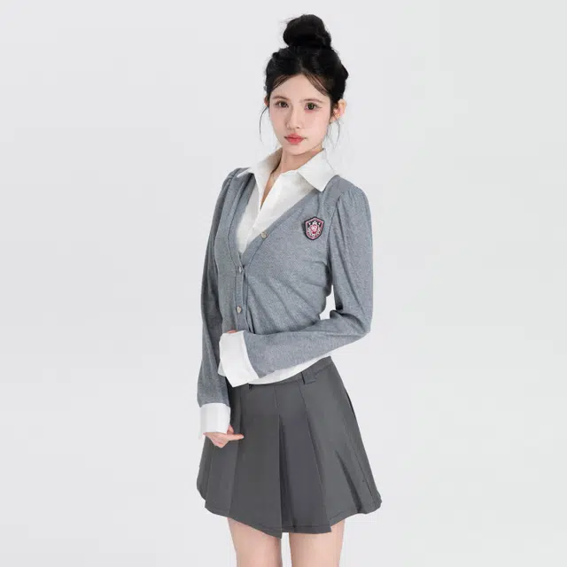 九条喵 带徽章假两件收腰针织衬衫半身百褶裙制服 女款