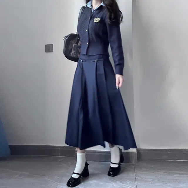 九条喵 学院风假两件单排扣针织衫高腰半身裙制服 女款