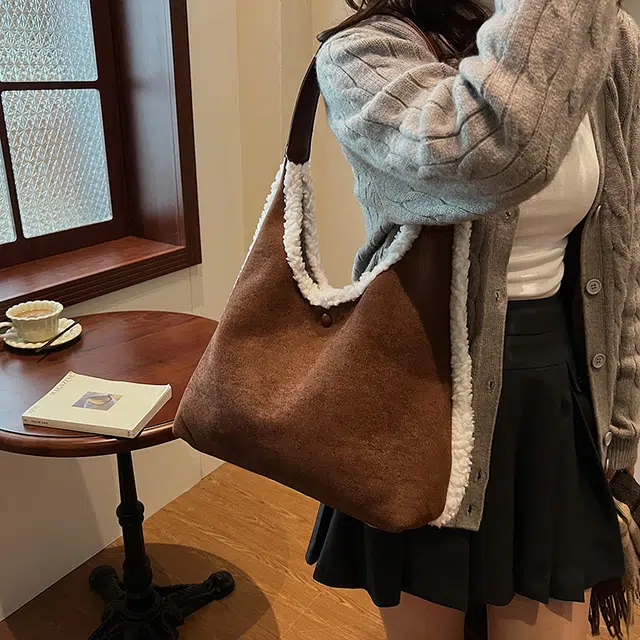 巴朗熊 秋冬毛绒百搭通勤复古学生上课 时尚休闲 麂皮 单肩包 常规 女款 黑色/卡其色/咖色