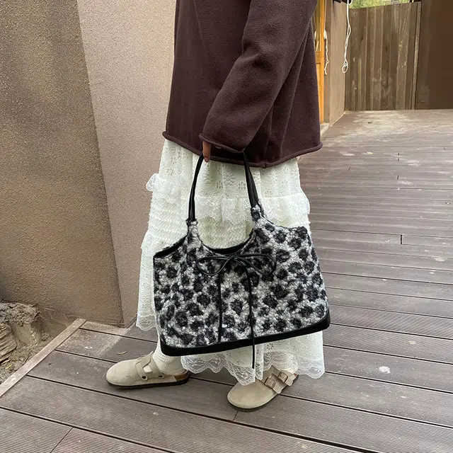 巴朗熊 休闲简约日常通勤时尚百搭 羊羔毛 手提单肩包 女款 多色