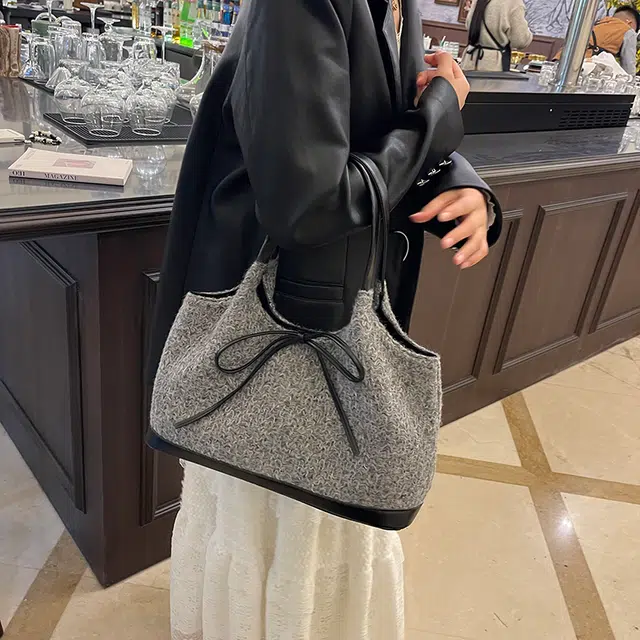 巴朗熊 休闲简约日常通勤时尚百搭 羊羔毛 手提单肩包 女款 多色