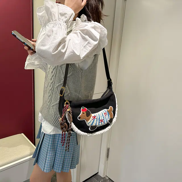 巴朗熊 可爱腊肠狗斜挎潮流学院风时尚百搭饺子包休闲美拉德 麂皮绒 单肩包 常规 女款 多色