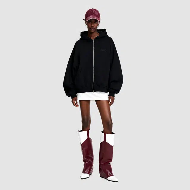 THE SALVAGES FASHION CLUB