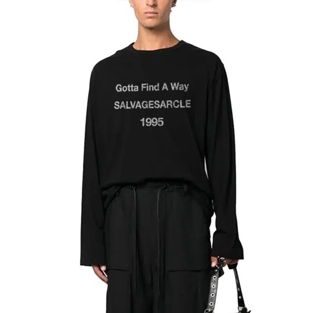 THE SALVAGES FASHION CLUB T
