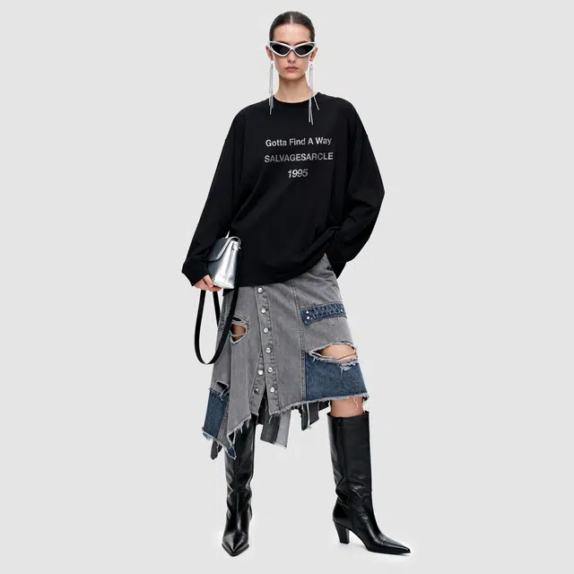 THE SALVAGES FASHION CLUB T