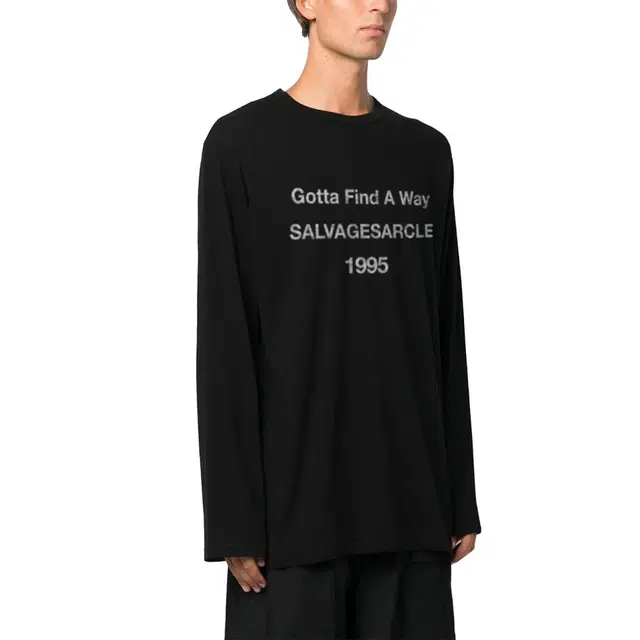 THE SALVAGES FASHION CLUB T
