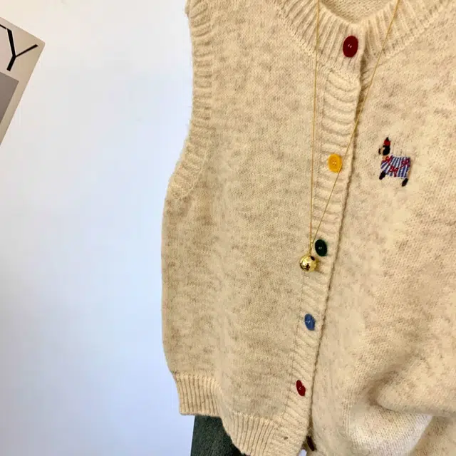 囍鱼少女 针织彩色纽扣小狗刺绣背心女春秋显瘦可叠穿无袖马甲 女款