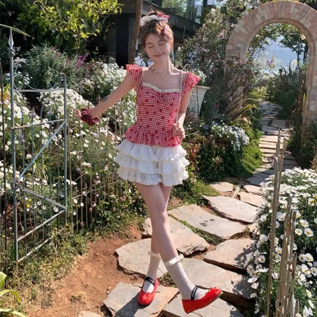 囍鱼少女 可爱蝴蝶结草莓格纹吊带上衣蓬蓬蛋糕半身裙两件套裙装套装 女款