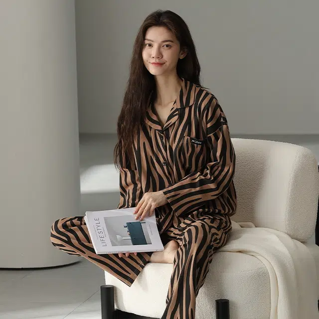 卡绚 翻领开衫长袖长裤家居服可外穿睡衣套装 女 图片色