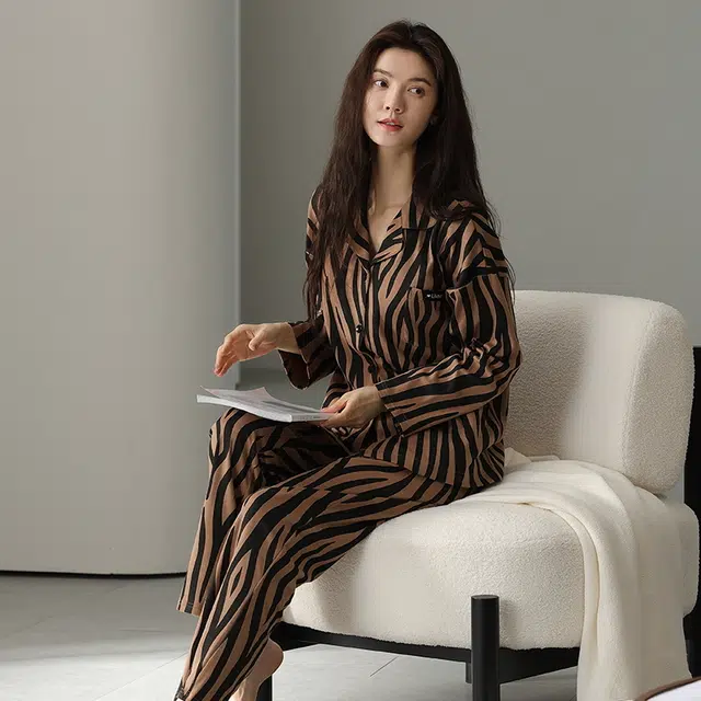 卡绚 翻领开衫长袖长裤家居服可外穿睡衣套装 女 图片色