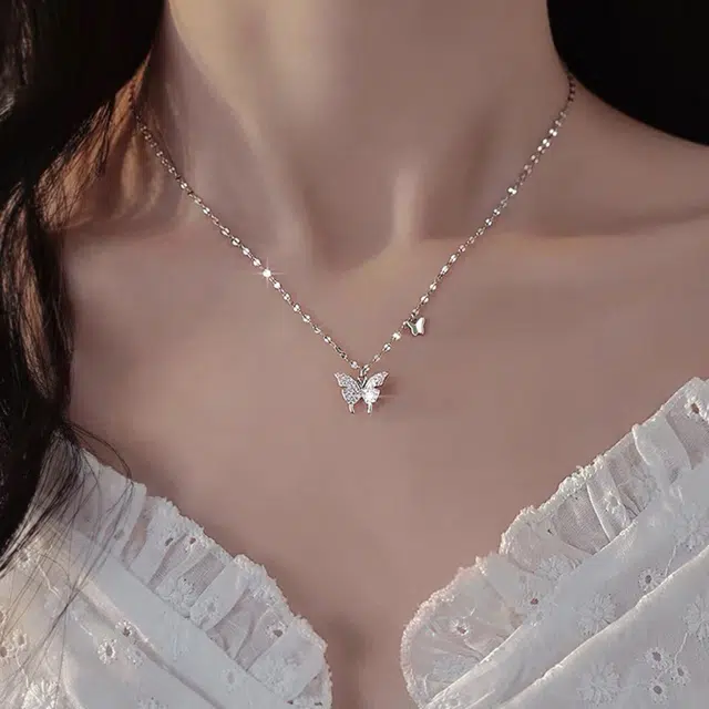925