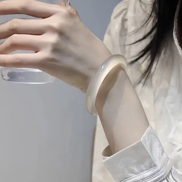 【香槟金白月光 一步一响】 岁月静好 新中式贵妃镯复古宫廷风汉服古色显白气质百搭大方优雅日常通勤平安顺遂出游必备#好运 琉璃 手镯 女款