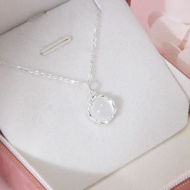 中国珠宝 冰荔枝 光面立体不规则圆形清透锁骨链连荔枝 玉髓 玉石项链 女款