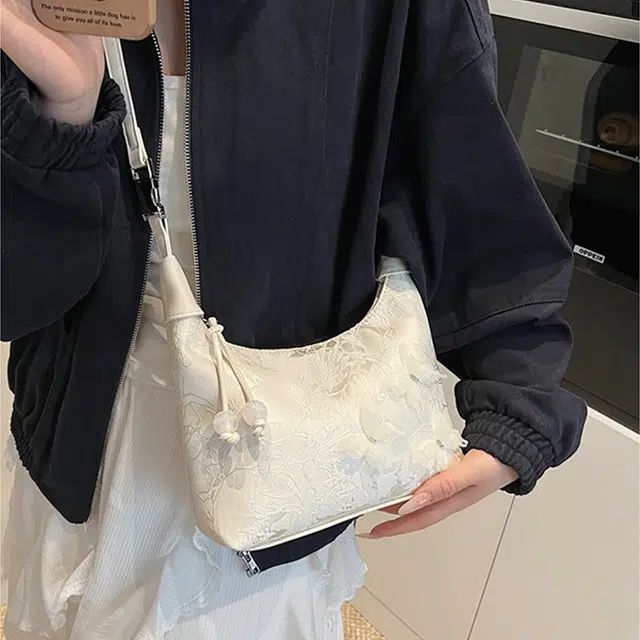 兰宝梵 甜美可爱俏皮精致小众简约百搭日常通勤 布 单肩斜挎手提包 女款 多色
