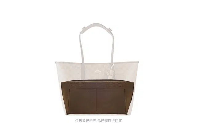 coachzip top tote30