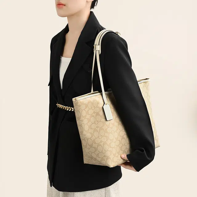 COACH city33 Tote