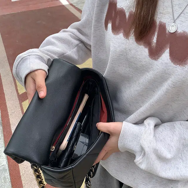 CHANEL19bag