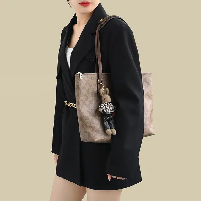 COACHZip Top Tote 30