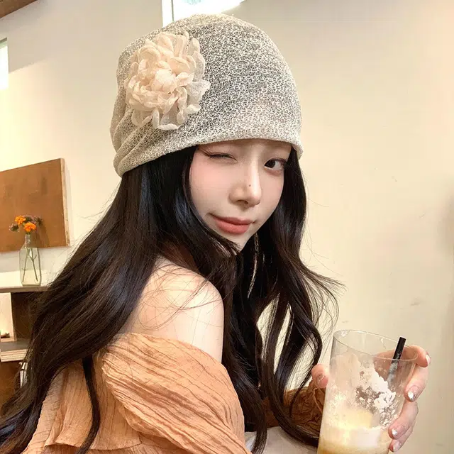 MUSTKOO Retro Rose Knit Beanie