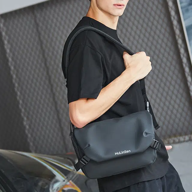 木林森 潮流时尚日系百搭通勤 牛津布 单肩包 男女同款情侣款 黑色