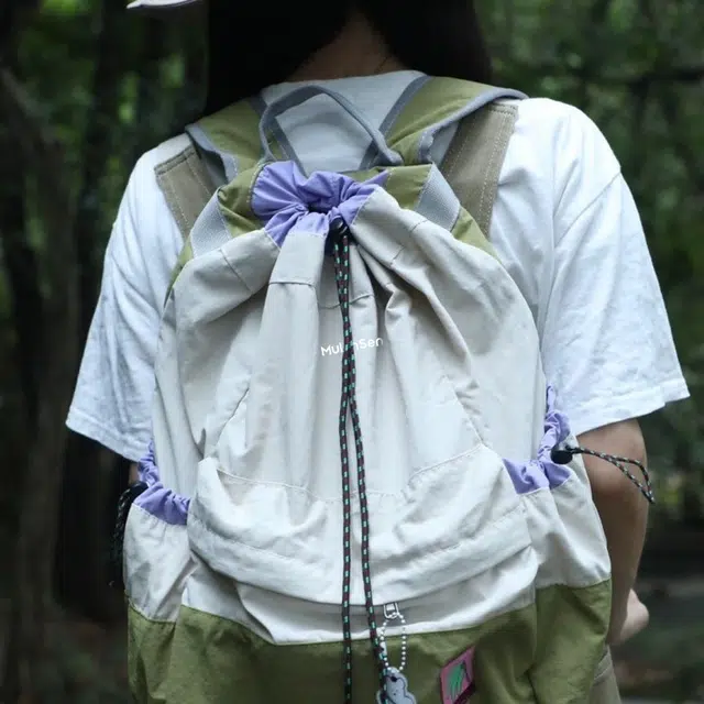 木林森 时尚简约小众大容量通勤户外防泼水轻便百搭登山旅行背包 尼龙拼涤纶 双肩包 常规 男女同款情侣款 米色/绿色