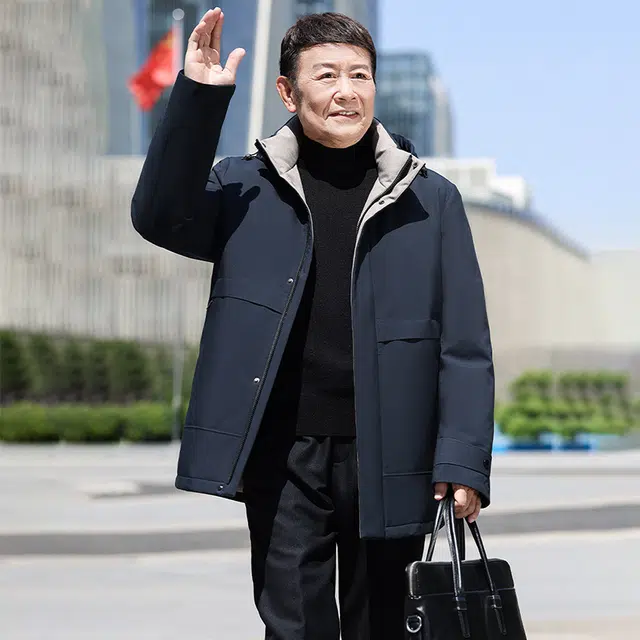 鸭鸭 中老年爸爸装纯色商务休闲百搭拆卸帽户外日常穿搭防寒保暖中长款羽绒服 男款
