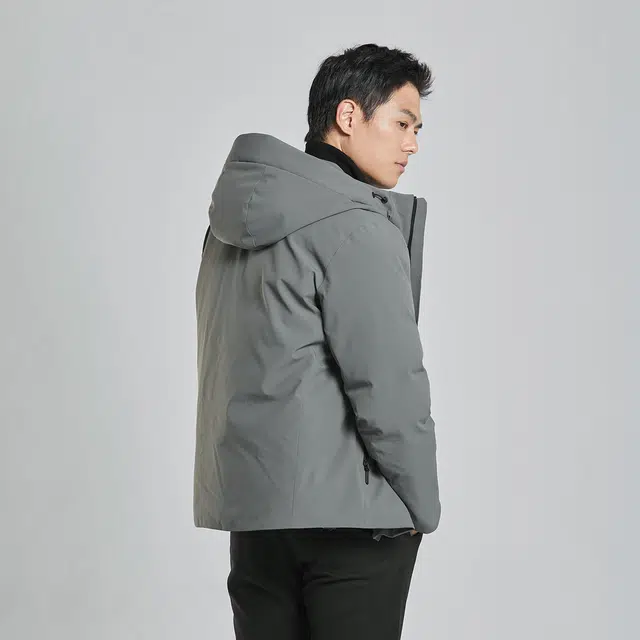 利郎 防雨透气连帽保暖纯色极简风短款羽绒服 男款