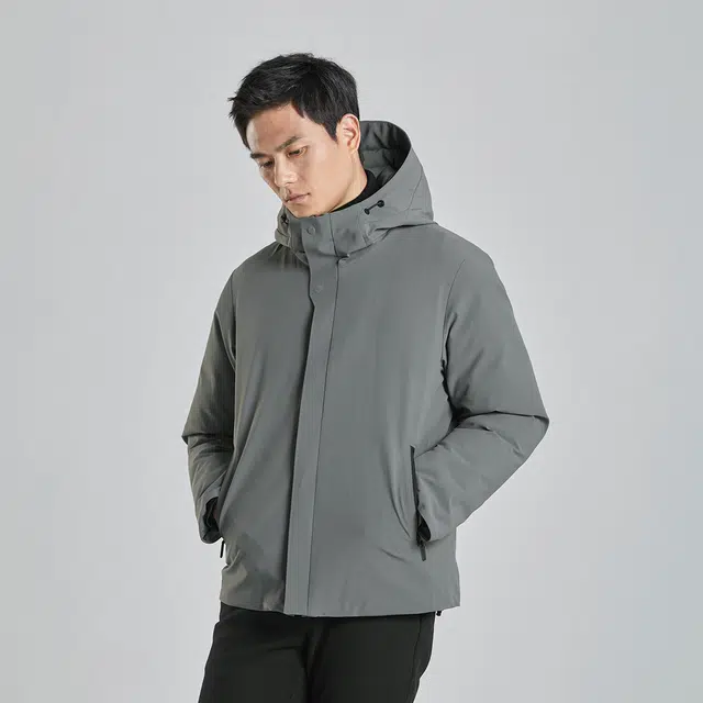 利郎 防雨透气连帽保暖纯色极简风短款羽绒服 男款
