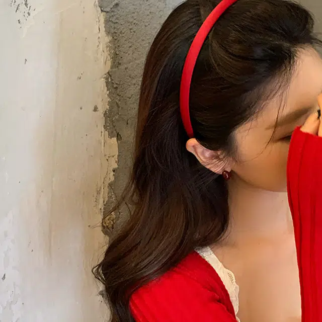 芒果饰品 高级感洋气时尚简约红色高级感细边 发箍 女款