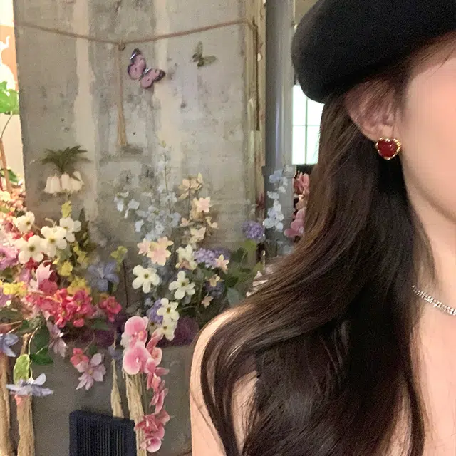 芒果饰品 轻奢高级感小众复古安可拉红爱心 铜 耳钉 女款