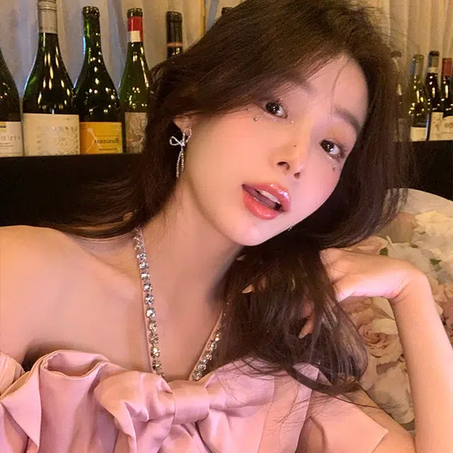 芒果饰品 蝴蝶结独特 轻奢高级感气质蚊香盘 锆石 耳环 女款