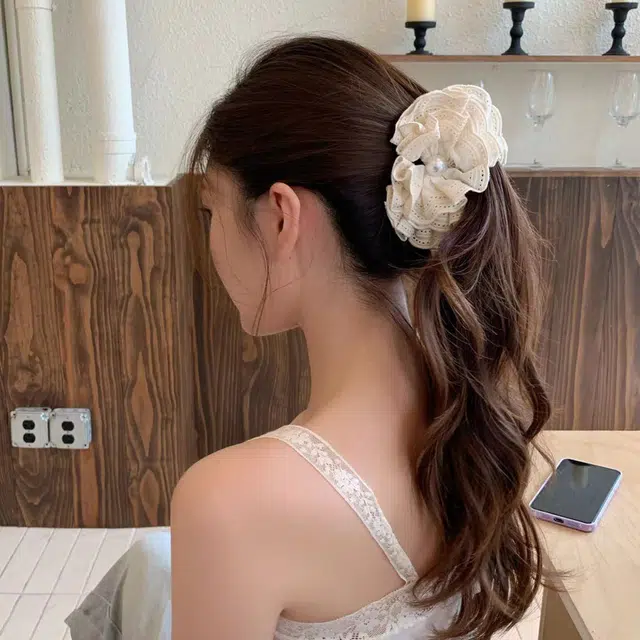 芒果饰品 韩系米色珍珠蕾丝香蕉夹后脑勺 亚克力 发夹 女款