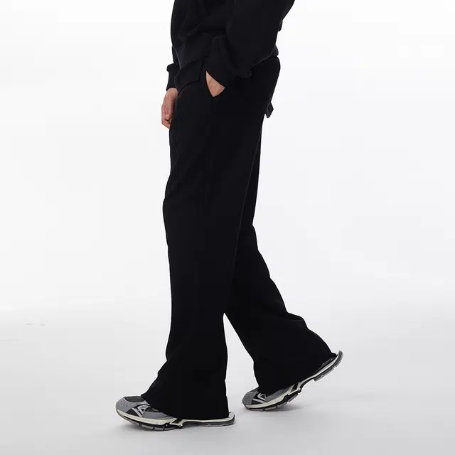 11ESTRANGER ASTRANGER