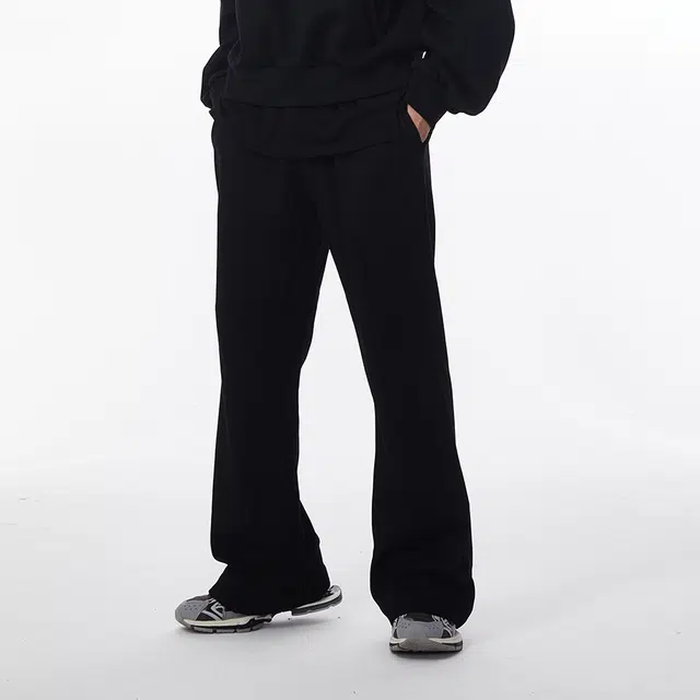 11ESTRANGER ASTRANGER