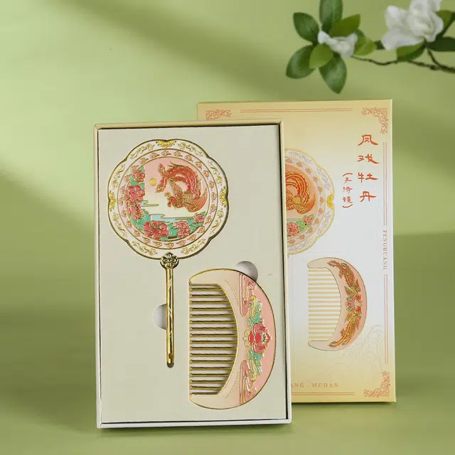三彩熊 国风中式化妆镜梳子金属纪念品随身手持镜 礼盒套装