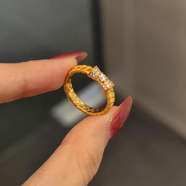 金杰福 麦穗蝴蝶结 时尚简约 培育钻石 戒指 女款