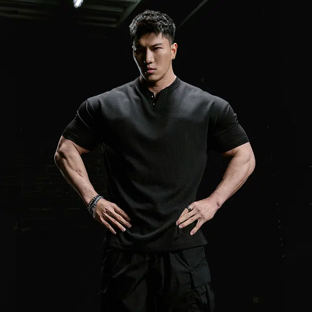 Muscle Dog Henley Black