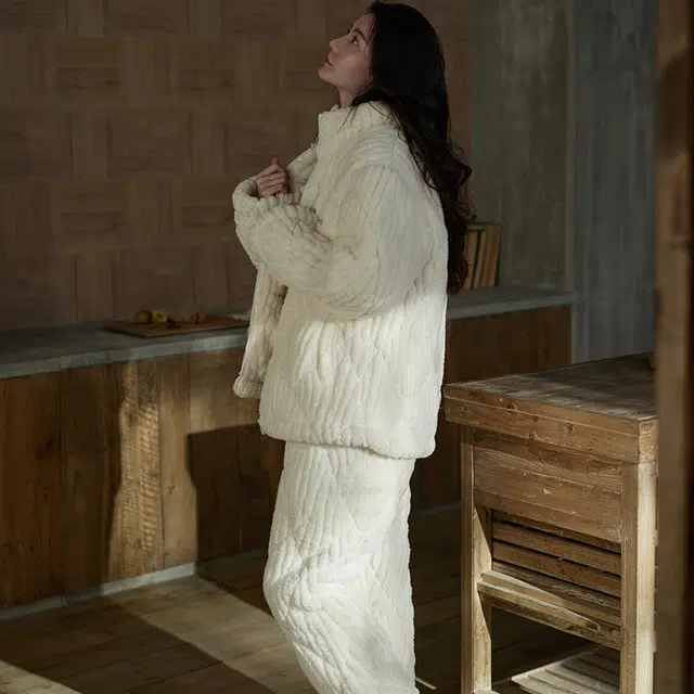 同语 寒冬保暖服 × 三层夹棉 睡衣女士秋冬季珊瑚绒三层夹棉加厚加绒套装冬天可外穿家居服 家居套装 女款 菊白色