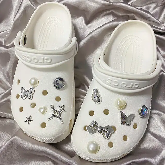 US8ACC Crocs DIY