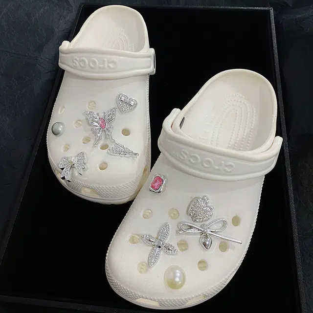 US8ACC crocs