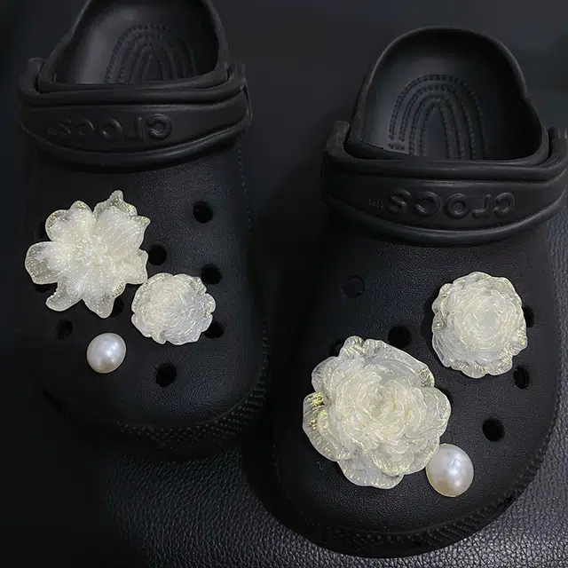 US8ACC crocs