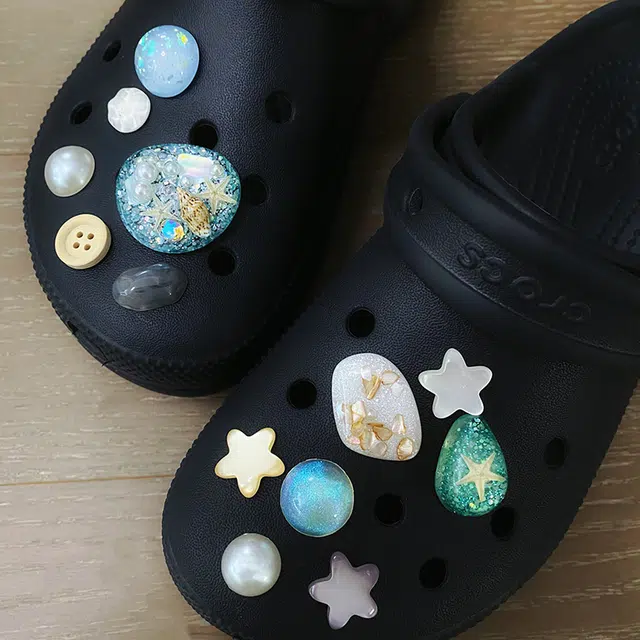 US8ACC crocs