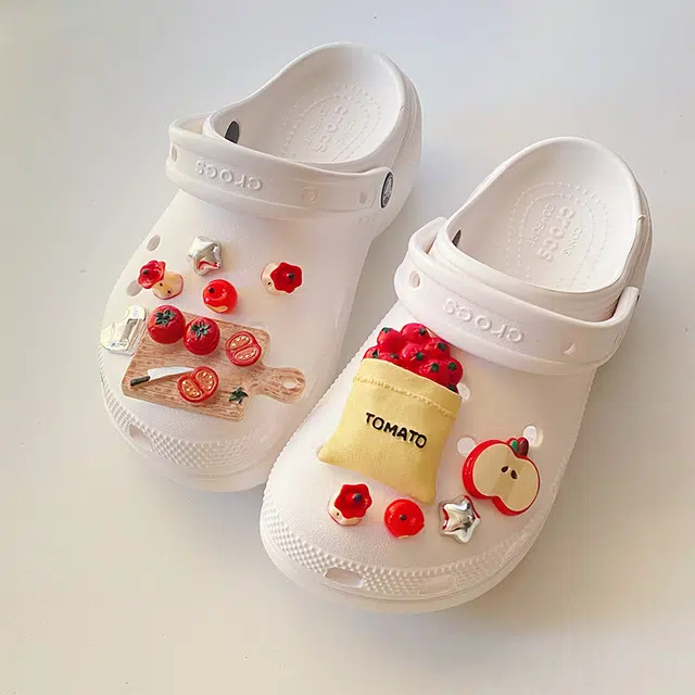 US8ACC crocs