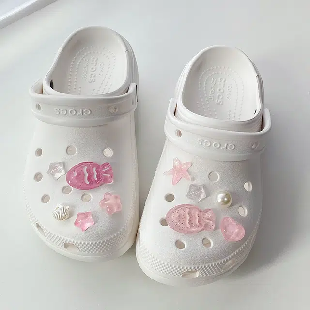 US8ACC crocs