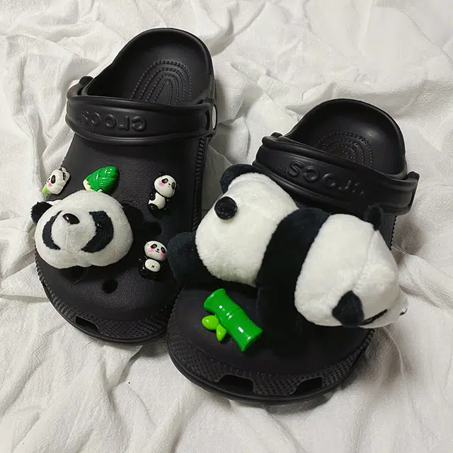 US8ACC Crocs