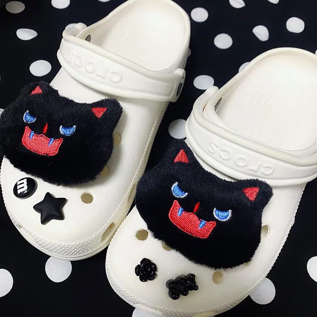 US8ACC CrocsDIY