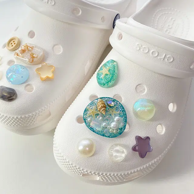 US8ACC crocs